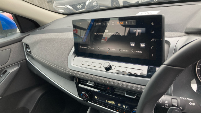 Nissan Qashqai 1.3 DiG-T MH 158 Acenta Premium 5dr Xtronic Petrol Hatchback